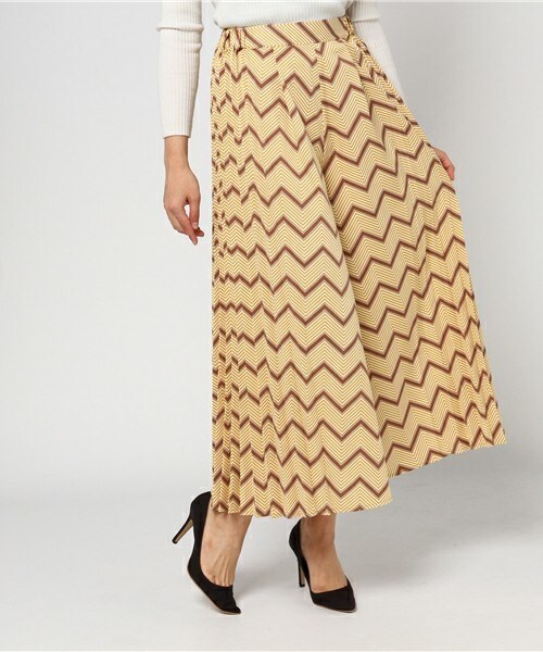 archives（アルシーヴ）の「幾何学柄サイドプリーツパンツ（その他パンツ・レディース・グレー/ネイビー/イエロー・MEDIUM）」の2枚目の写真