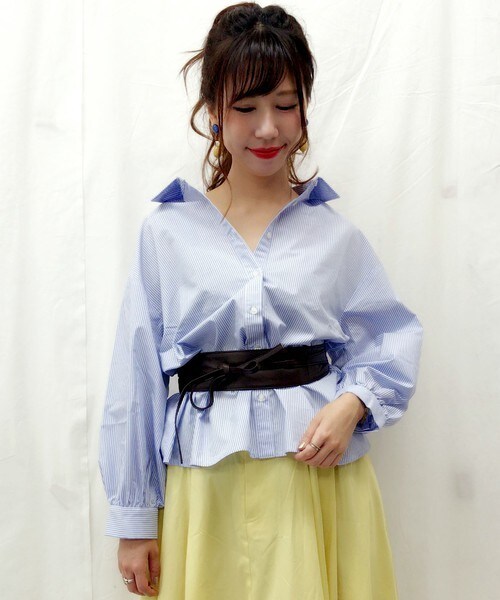 archives（アルシーヴ）の「後ろドロストシャツ（シャツ/ブラウス・レディース・オフホワイト/ホワイト×ブルー/ブラック・MEDIUM）」の18枚目の写真