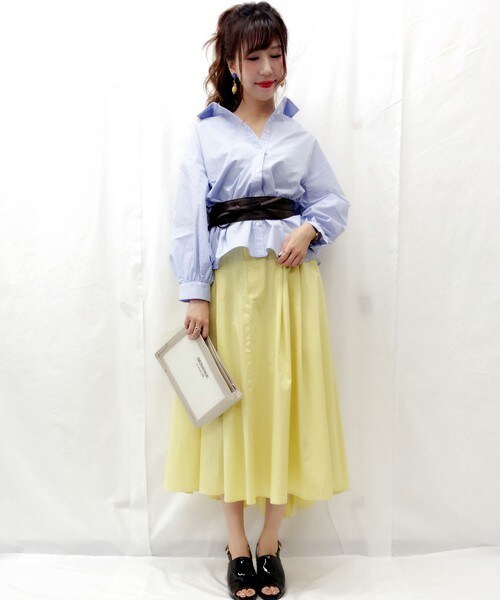 archives（アルシーヴ）の「後ろドロストシャツ（シャツ/ブラウス・レディース・オフホワイト/ホワイト×ブルー/ブラック・MEDIUM）」の16枚目の写真