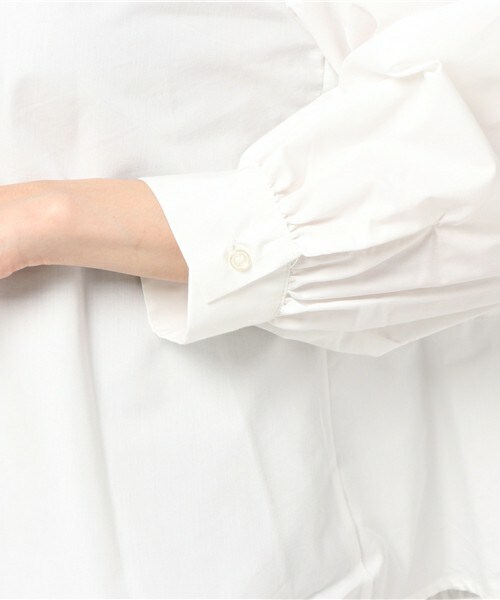 archives（アルシーヴ）の「後ろドロストシャツ（シャツ/ブラウス・レディース・オフホワイト/ホワイト×ブルー/ブラック・MEDIUM）」の8枚目の写真