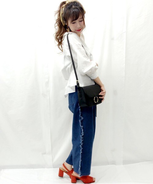 archives（アルシーヴ）の「後ろドロストシャツ（シャツ/ブラウス・レディース・オフホワイト/ホワイト×ブルー/ブラック・MEDIUM）」の15枚目の写真