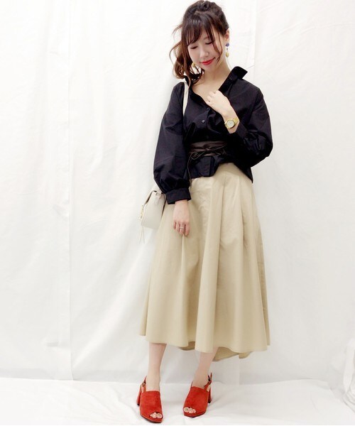 archives（アルシーヴ）の「後ろドロストシャツ（シャツ/ブラウス・レディース・オフホワイト/ホワイト×ブルー/ブラック・MEDIUM）」の21枚目の写真