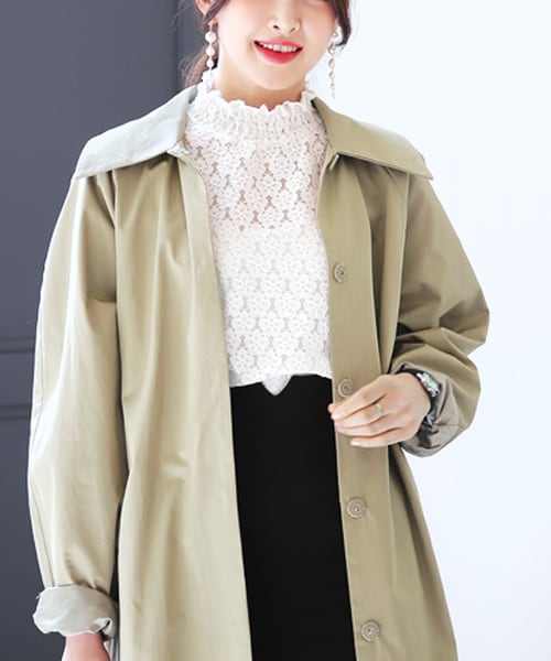 DHOLIC（ディーホリック）の「シャーリングネックフラワーレースブラウス（シャツ/ブラウス・レディース・FREE）」の2枚目の写真