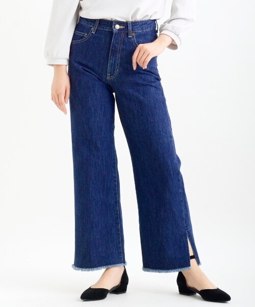 MAJESTIC LEGON(マジェスティックレゴン)の「【amelier】スリットフレアデニムパンツ(パンツ・レディース・ブルー/サックス・S/M)」の5枚目の写真