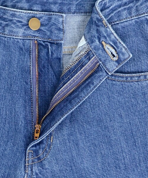 MAJESTIC LEGON(マジェスティックレゴン)の「【amelier】スリットフレアデニムパンツ(パンツ・レディース・ブルー/サックス・S/M)」の14枚目の写真
