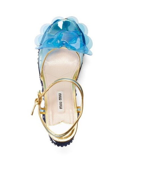 miu miu（ミュウミュウ）の「Women's Miu Miu Wedge Sandal（その他シューズ・レディース・Blue・6.5US / 36.5EU/6US / 36EU/7.5US / 37.5EU/7US / 37EU/8US / 38EU/9.5US / 39.5EU/9US / 39EU）」の3枚目の写真