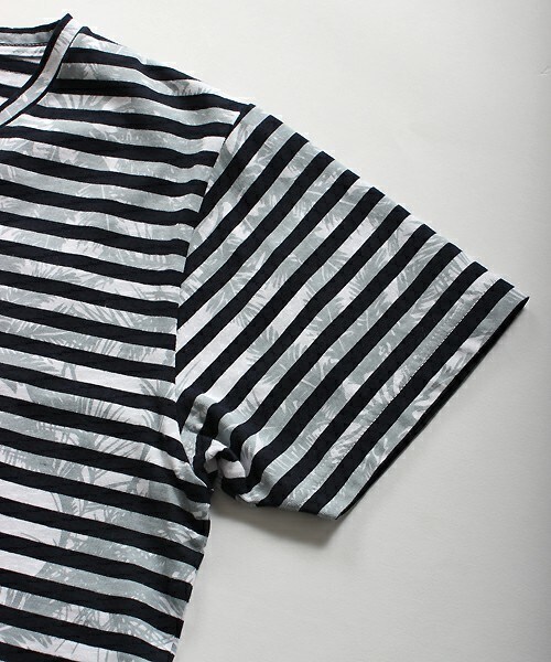 MIND BLOW(マインドブロウ)の「リーフ柄プリントボーダーTシャツ(Tシャツ/カットソー・メンズ・ホワイト×グレー/ホワイト×ネイビー・M/L)」の15枚目の写真
