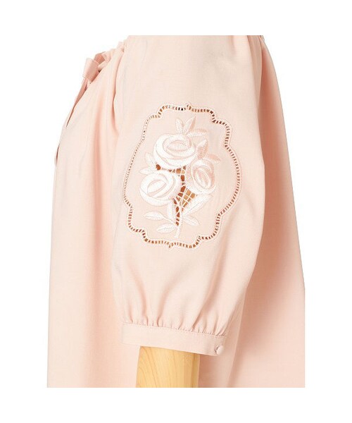 F i.n.t（フィント）の「袖カットワーク刺繍ブラウス/F&A（シャツ/ブラウス・レディース・その他）」の5枚目の写真