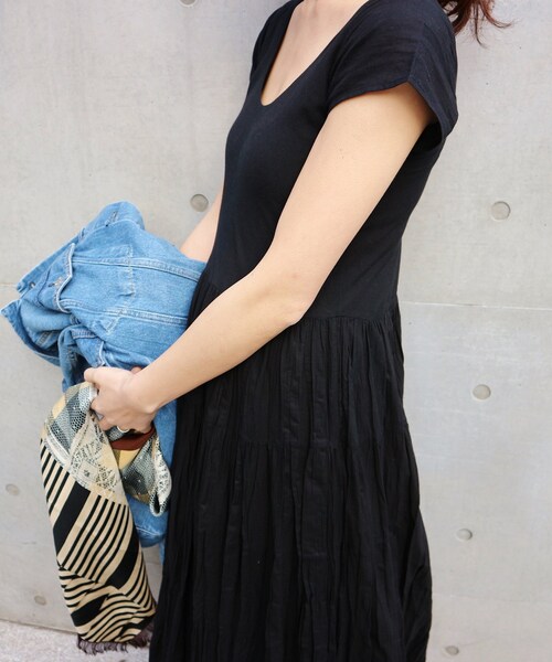 IENA(イエナ)の「《予約》MARIHA ソウゲンノニジノドレス ショートスリーブ(無地)◆(ワンピース/ドレス・ブラック/フリー/在庫あり)」の19枚目の写真