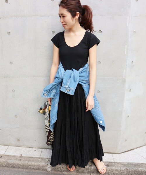 IENA(イエナ)の「《予約》MARIHA ソウゲンノニジノドレス ショートスリーブ(無地)◆(ワンピース/ドレス・ブラック/フリー/在庫あり)」の3枚目の写真