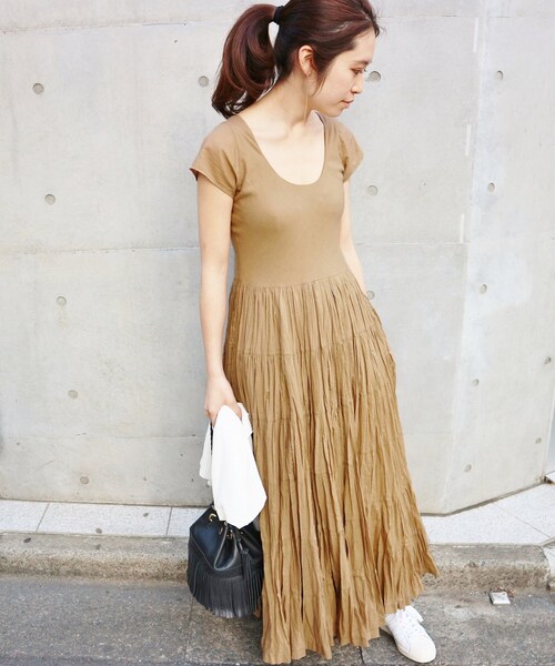 IENA(イエナ)の「《予約》MARIHA ソウゲンノニジノドレス ショートスリーブ(無地)◆(ワンピース/ドレス・ブラック/フリー/在庫あり)」の4枚目の写真