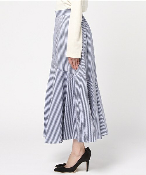 actuel（アクチュエル）の「先染めストライプマキシスカート（スカート・レディース・ブルー/サックスブルー・FREE）」の4枚目の写真
