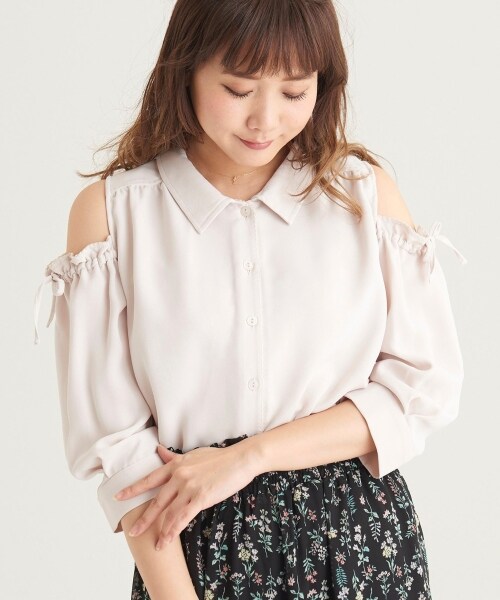 MAJESTIC LEGON（マジェスティックレゴン）の「肩あき袖リボンブラウス（トップス・レディース・アイボリー/ピンク/L/グレー・S/M）」の7枚目の写真