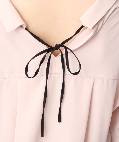Andemiu（アンデミュウ）の「バックリボンブラウス7分袖（トップス・オフホワイト/ピンク）」の14枚目の写真