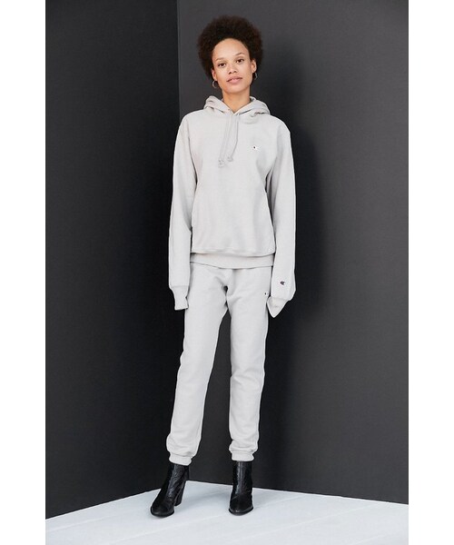 Champion（チャンピオン）の「Champion + UO Reverse Weave Jogger Pant（その他パンツ・レディース・Gray/Red・XS/S/M）」の1枚目の写真