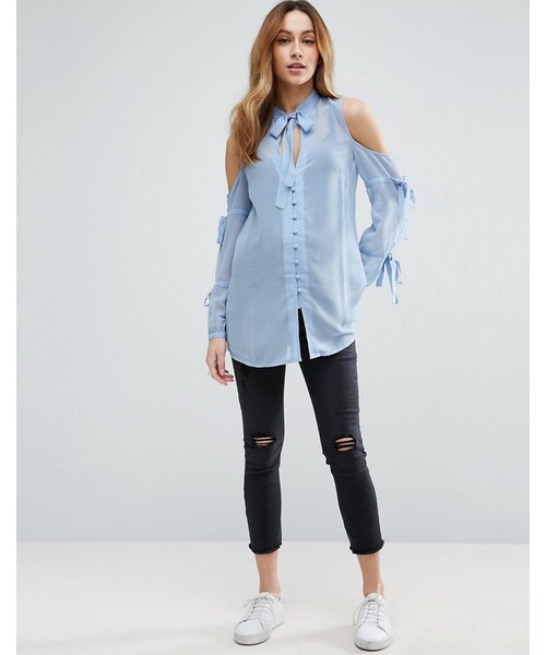 asos（エイソス）の「ASOS Maternity Pussy Bow Blouse with Cold Shoulder and Tie Sleeve（マタニティウェア/グッズ・レディース・Blue・US 2/US 6/US 8/US 4/US 14/US 10/US 12/US 16）」の2枚目の写真