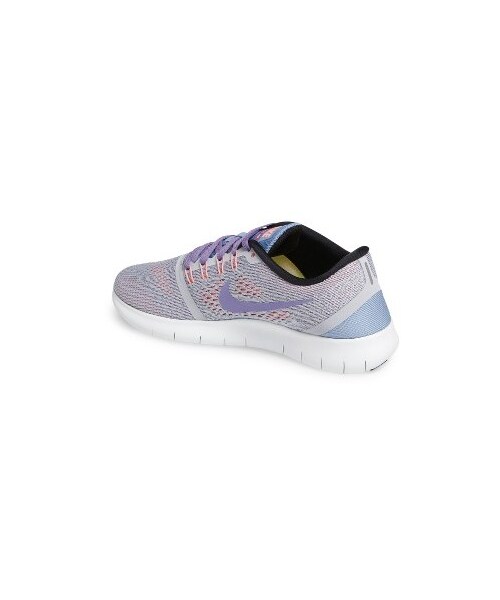 NIKE(ナイキ)の「Women's Nike Free Rn Running Shoe(スニーカー・レディース・Black/Blue・12 M/5 M/5.5 M/6 M/6.5 M/7 M/7.5 M/8 M/8.5 M/9 M/9.5 M/10 M/10.5 M/11 M)」の5枚目の写真