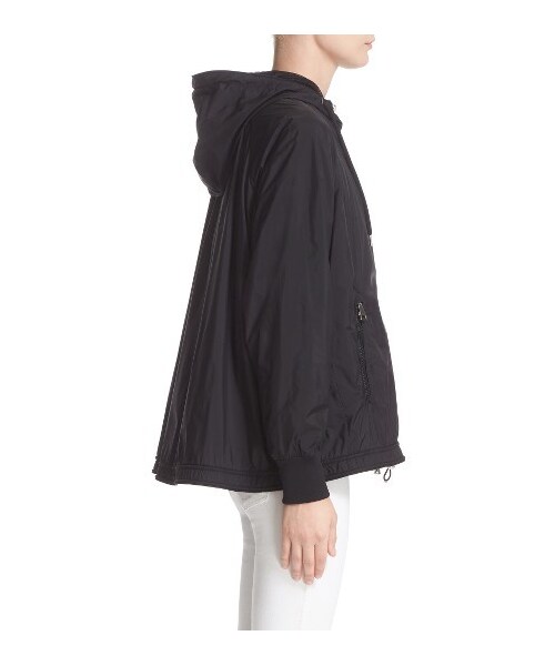 【ラッピング無料】 MONCLER（モンクレール）の「Women's Packable Orchis Moncler ジャケット・アウター