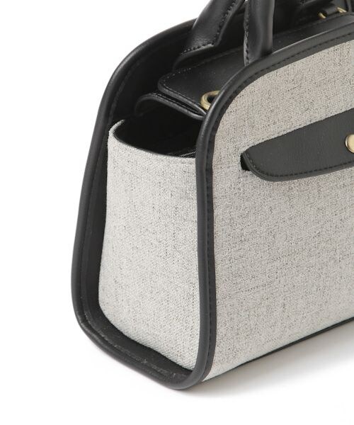 studio CLIP（スタディオクリップ）の「2WAY生地コンビショルダーバッグ（バッグ・ブラック/キャメル）」の13枚目の写真