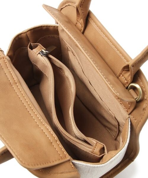 studio CLIP（スタディオクリップ）の「2WAY生地コンビショルダーバッグ（バッグ・ブラック/キャメル）」の16枚目の写真