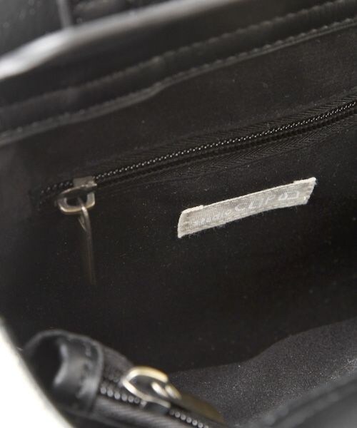 studio CLIP（スタディオクリップ）の「2WAY生地コンビショルダーバッグ（バッグ・ブラック/キャメル）」の17枚目の写真