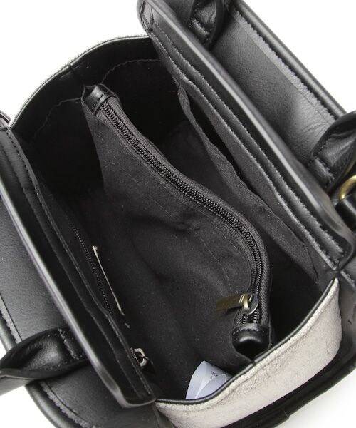 studio CLIP（スタディオクリップ）の「2WAY生地コンビショルダーバッグ（バッグ・ブラック/キャメル）」の15枚目の写真