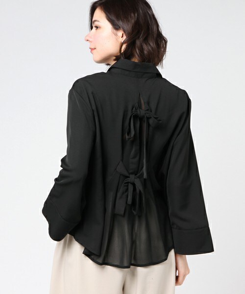 archives（アルシーヴ）の「バックリボンシャツ（シャツ/ブラウス・レディース・オフホワイト/ブラック/グレー・MEDIUM）」の2枚目の写真