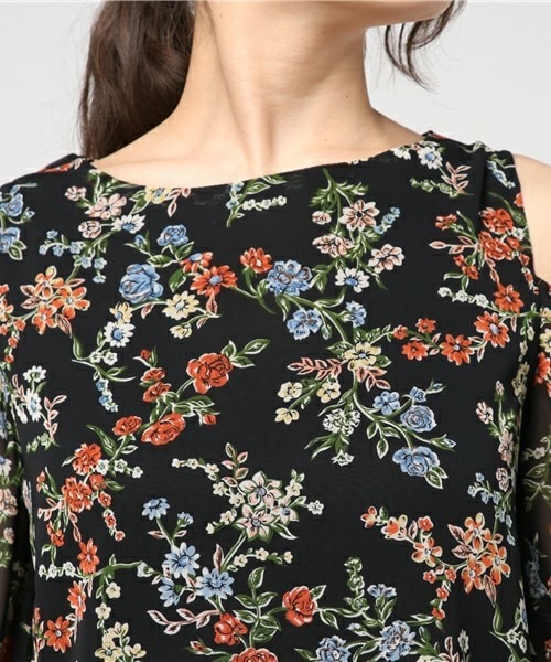 Cheek（チーク）の「花柄シフォン楊柳オープンショルダーブラウス（シャツ/ブラウス・レディース・オフホワイト/ブラック/ミント・MEDIUM）」の7枚目の写真