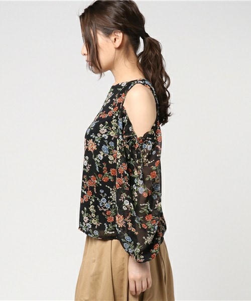 Cheek（チーク）の「花柄シフォン楊柳オープンショルダーブラウス（シャツ/ブラウス・レディース・オフホワイト/ブラック/ミント・MEDIUM）」の5枚目の写真