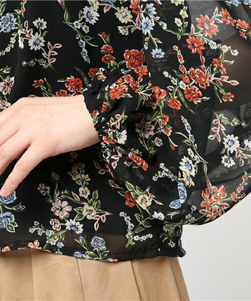 Cheek（チーク）の「花柄シフォン楊柳オープンショルダーブラウス（シャツ/ブラウス・レディース・オフホワイト/ブラック/ミント・MEDIUM）」の9枚目の写真