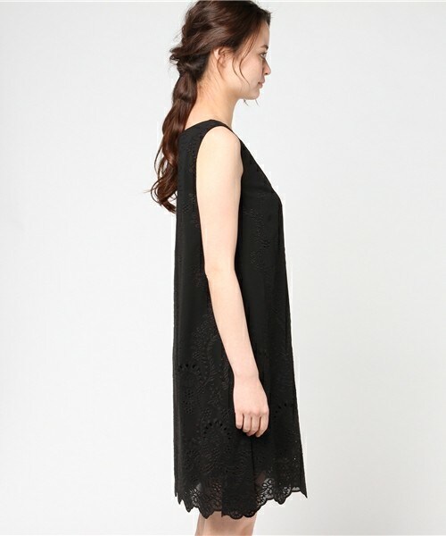 archives（アルシーヴ）の「刺繍ノースリワンピース（ワンピース・レディース・オフホワイト/ブラック/レッド・MEDIUM）」の5枚目の写真