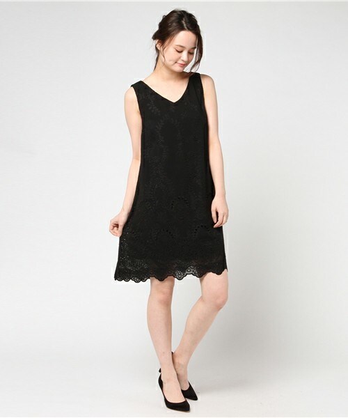 archives（アルシーヴ）の「刺繍ノースリワンピース（ワンピース・レディース・オフホワイト/ブラック/レッド・MEDIUM）」の7枚目の写真