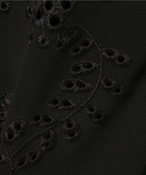 archives（アルシーヴ）の「刺繍ノースリワンピース（ワンピース・レディース・オフホワイト/ブラック/レッド・MEDIUM）」の10枚目の写真