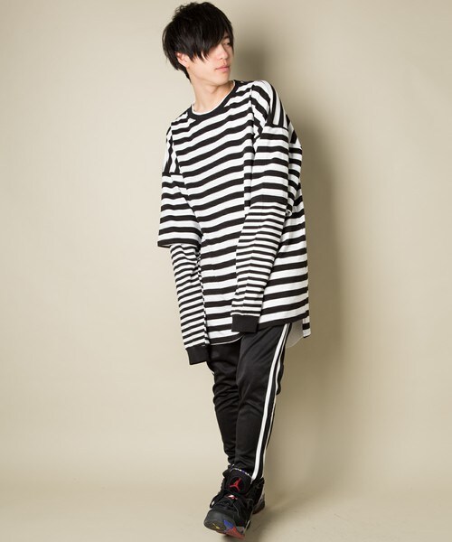 CASPER JOHN AIVER（キャスパージョンアイバー）の「CASPER JOHN AIVER　ボーダーレイヤードビッグTシャツ（Tシャツ/カットソー・メンズ・ホワイト×グレー/ブラック×ホワイト・FREE）」の9枚目の写真