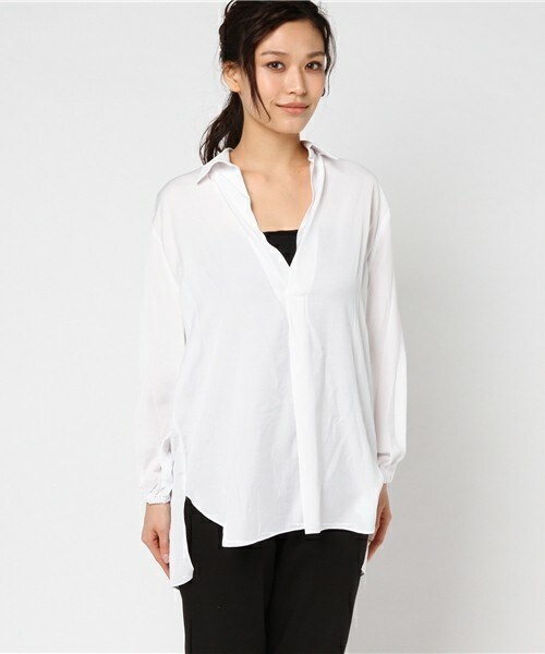 Doux archives（ドゥアルシーヴ）の「抜け感ブラウス（シャツ/ブラウス・レディース・ホワイト/ネイビー/サックスブルー・MEDIUM）」の4枚目の写真