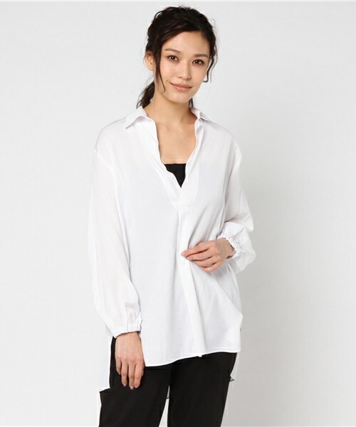 Doux archives（ドゥアルシーヴ）の「抜け感ブラウス（シャツ/ブラウス・レディース・ホワイト/ネイビー/サックスブルー・MEDIUM）」の2枚目の写真