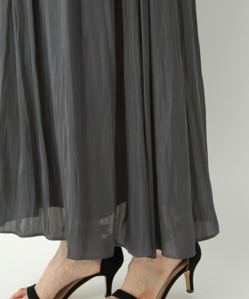 A part by（アパートバイ）の「サテンギャザーマキシスカート（スカート・テラコッタ/ベージュ/イエロー/ネイビー）」の11枚目の写真