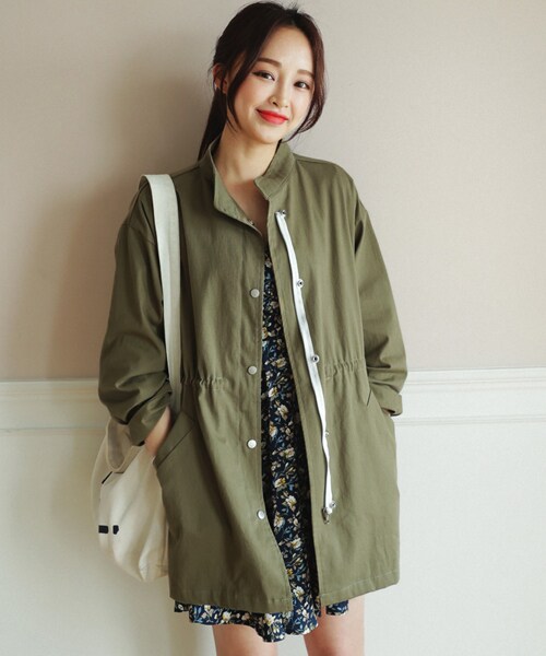 DHOLIC（ディーホリック）の「ハイネックスナップボタンミリタリージャケット（ミリタリージャケット・レディース・FREE）」の3枚目の写真