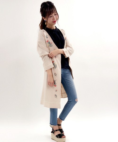 archives（アルシーヴ）の「刺繍ガウン着流しコート（その他アウター・レディース・ブラック/シルバーグレー/ベージュ・MEDIUM）」の5枚目の写真