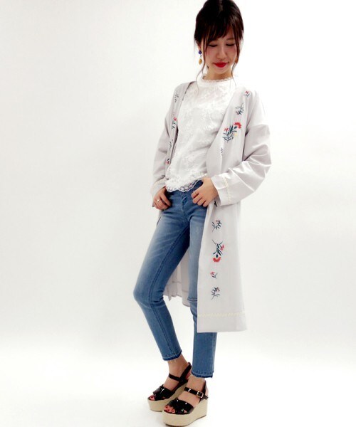 archives（アルシーヴ）の「刺繍ガウン着流しコート（その他アウター・レディース・ブラック/シルバーグレー/ベージュ・MEDIUM）」の3枚目の写真