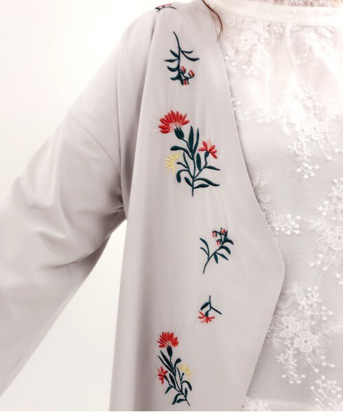 archives（アルシーヴ）の「刺繍ガウン着流しコート（その他アウター・レディース・ブラック/シルバーグレー/ベージュ・MEDIUM）」の12枚目の写真