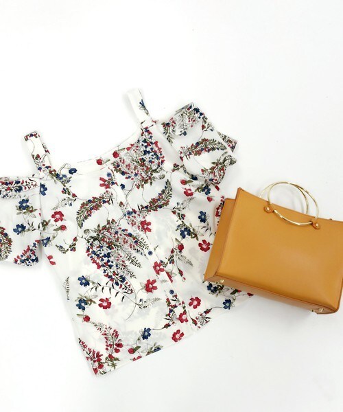 archives（アルシーヴ）の「花柄オフショルキャミ（シャツ/ブラウス・レディース・オフホワイト/ブラック・MEDIUM）」の13枚目の写真