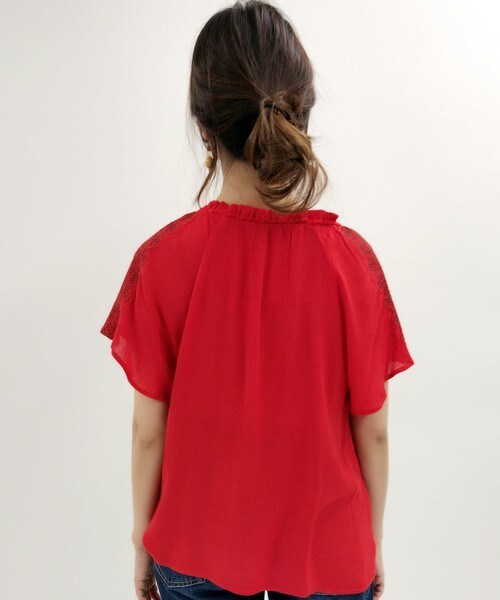 archives（アルシーヴ）の「タッセル刺繍プルオーバー（シャツ/ブラウス・レディース・オフホワイト/ブラック/レッド・MEDIUM）」の6枚目の写真