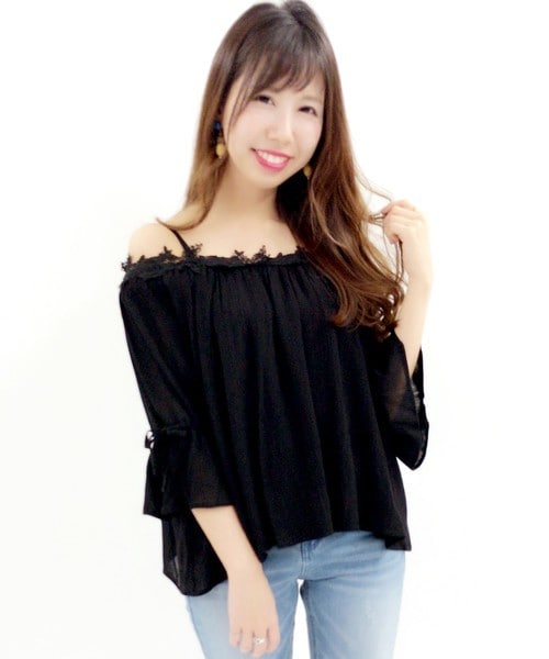 archives（アルシーヴ）の「オフショル楊柳ギャザーブラウス（シャツ/ブラウス・レディース・オフホワイト/ブラック/オレンジ・MEDIUM）」の2枚目の写真