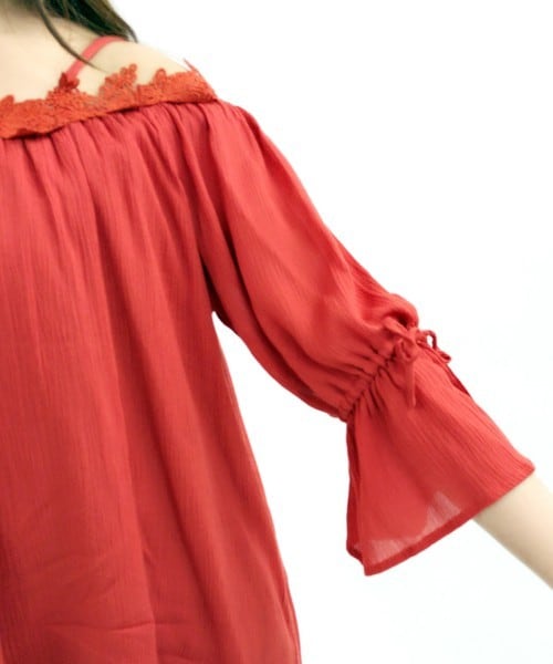 archives（アルシーヴ）の「オフショル楊柳ギャザーブラウス（シャツ/ブラウス・レディース・オフホワイト/ブラック/オレンジ・MEDIUM）」の6枚目の写真