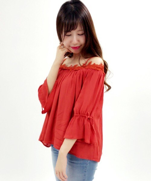 archives（アルシーヴ）の「オフショル楊柳ギャザーブラウス（シャツ/ブラウス・レディース・オフホワイト/ブラック/オレンジ・MEDIUM）」の3枚目の写真