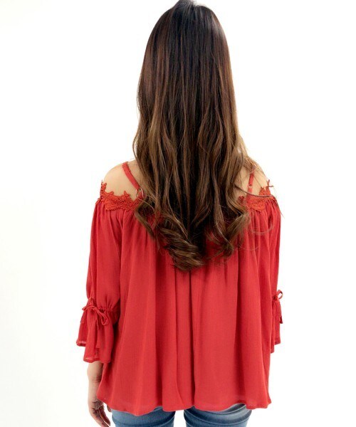 archives（アルシーヴ）の「オフショル楊柳ギャザーブラウス（シャツ/ブラウス・レディース・オフホワイト/ブラック/オレンジ・MEDIUM）」の5枚目の写真