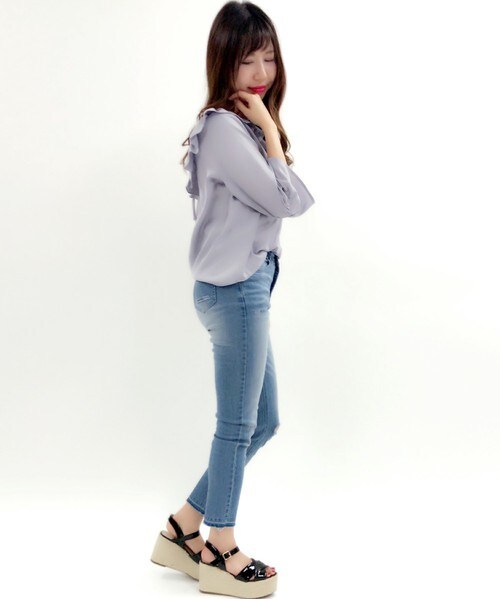 archives（アルシーヴ）の「胸フリルブラウス（シャツ/ブラウス・レディース・オフホワイト/ブラック/グレー・MEDIUM）」の9枚目の写真