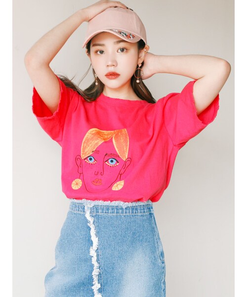 KORMARCH(コマチ)の「イラストプリントショートスリーブTシャツ(Tシャツ/カットソー・レディース・FREEサイズ)」の1枚目の写真