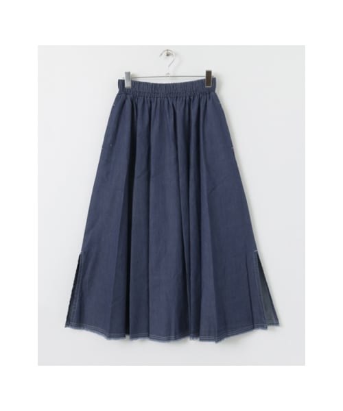 URBAN RESEARCH(アーバンリサーチ)の「デニムフレアマキシスカート(その他・レディース・BLUE/DENIM・FREE)」の2枚目の写真